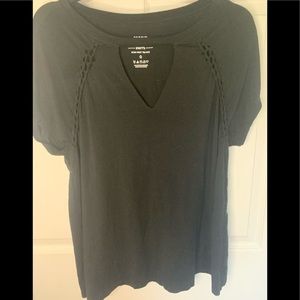 Women's Torrid size 0 black Tshirt with V cut out and slit sleeve design